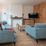 The Break Your Cozy Coastal Escape And Free Parking Apartament *