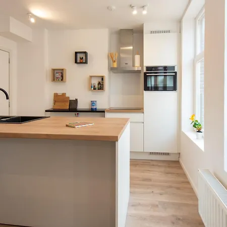 The Break Your Cozy Coastal Escape And Free Parking * Oostende