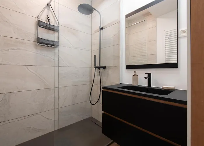 The Break Your Cozy Coastal Escape And Free Parking 公寓